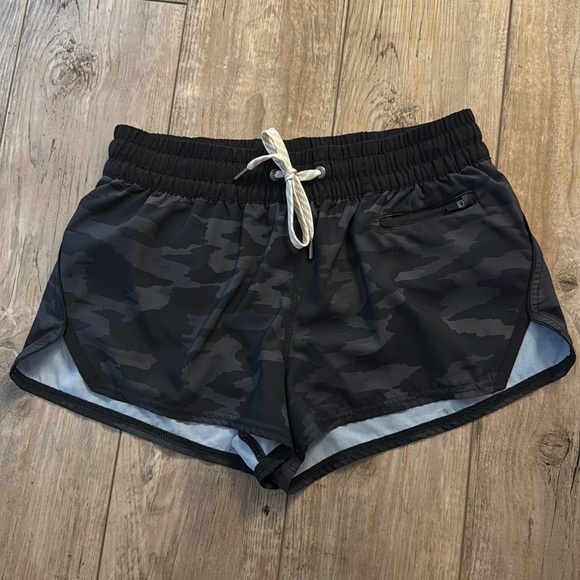 Vuori Clementine Short - Picture 1 of 8